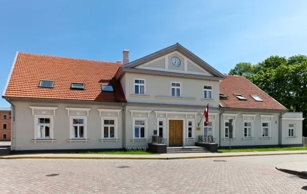 Tiesu nama aģentūras administratīvās ēkas fasādes renovācija