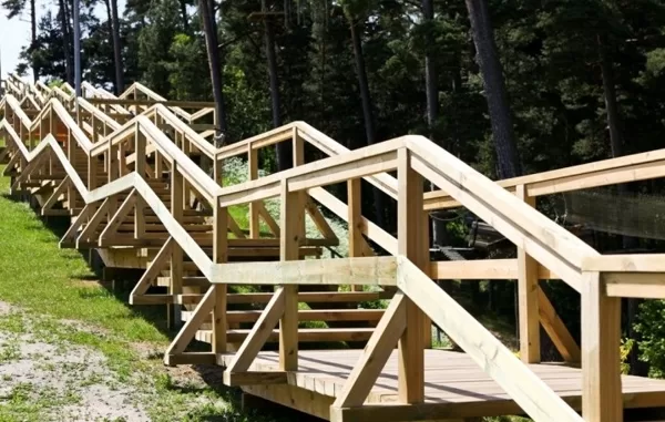 Kāpņu izbūve Piedzīvojumu parkā Ventspilī